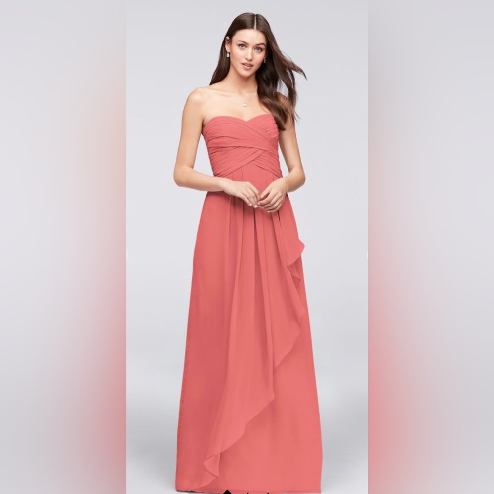 ♻️David’s Bridal Coral Strapless Bridesmaids Gown
